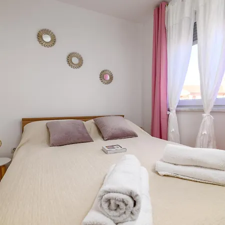Apartament With A Parking Space Liznjan, Medulin - 21802 Ližnjan